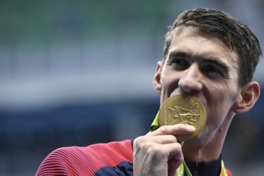 Michael Phelps - Medal Kiss.jpg